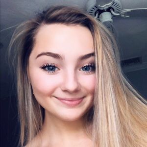 Meet your Posher, Leah